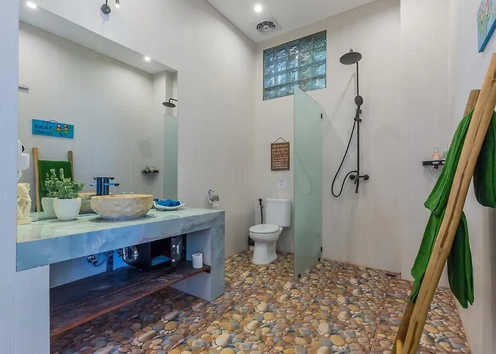 Kanari,5 Bed & Pool * Seminyak